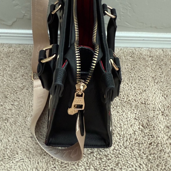 Black and Cream Designer Handbag - Picture 4 of 5